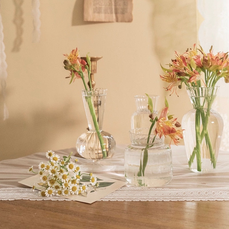 Transparent Ribbed Flower Vase